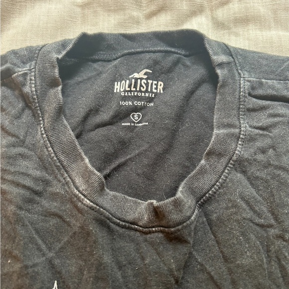 Hollister Cosmic Soul Graphic Cropped T-Shirt - Picture 4 of 5